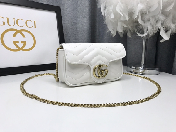 激安グッチバッグコピー背面デザイン